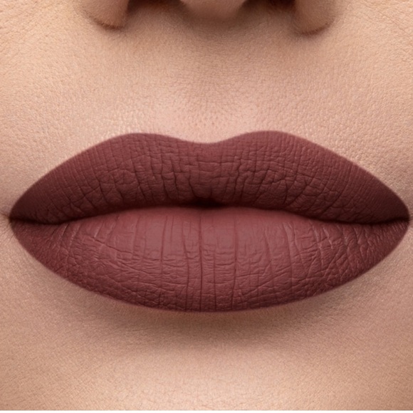 TOO FACED Melted Matte Liquid Lipstick - Finesse - Picture 3 of 5